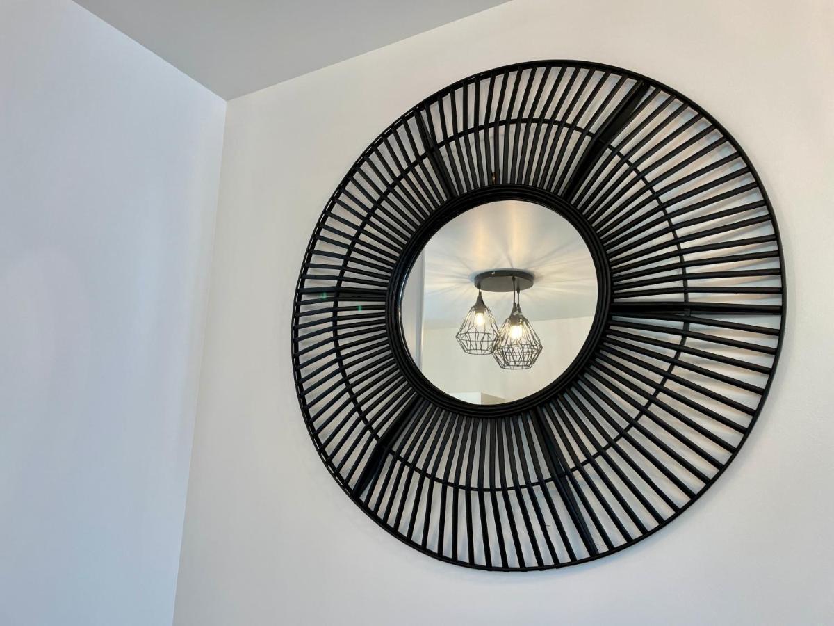 Le Boheme Apartment บาเยอ ภายนอก รูปภาพ