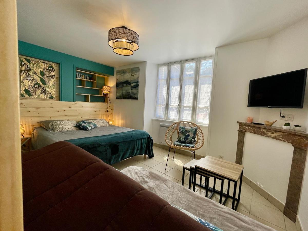 Le Boheme Apartment บาเยอ ภายนอก รูปภาพ
